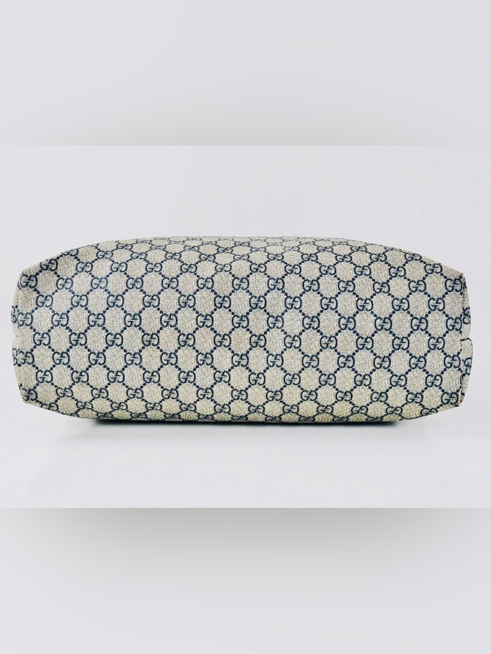 Gucci Beige GG Supreme Canvas Tote - Picture 9 of 16
